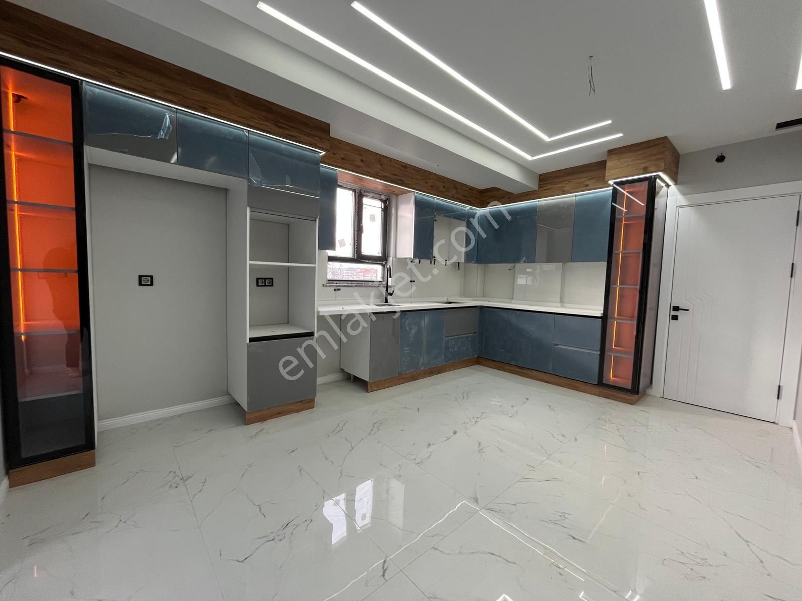 T.kartal'dan Çamlıca Mh Batıkent Sınırı 180 M2 Bahçeli Nizam Özel Garajlı 3+1 - Görsel 3