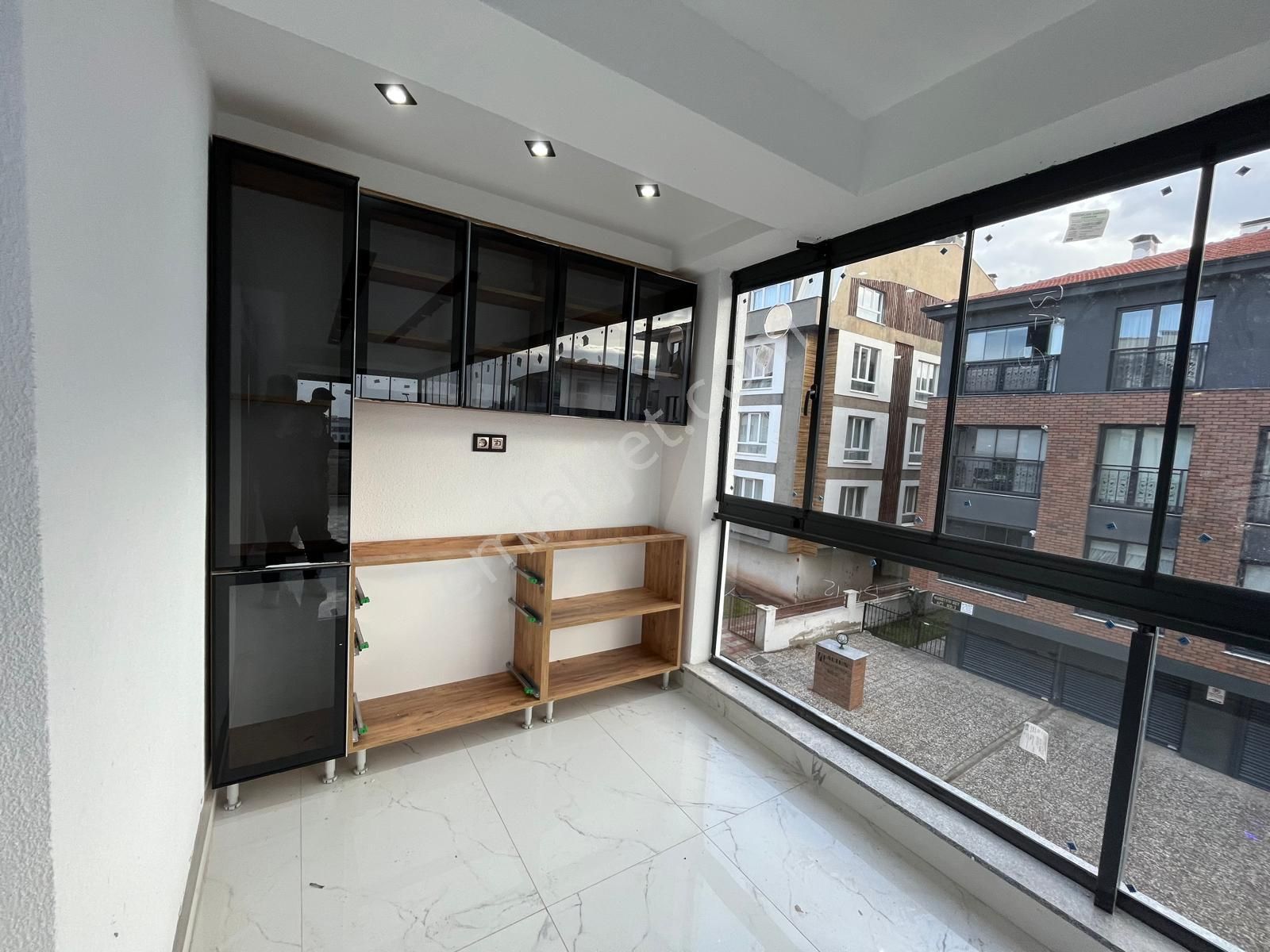 T.kartal'dan Çamlıca Mh Batıkent Sınırı 180 M2 Bahçeli Nizam Özel Garajlı 3+1 - Görsel 7