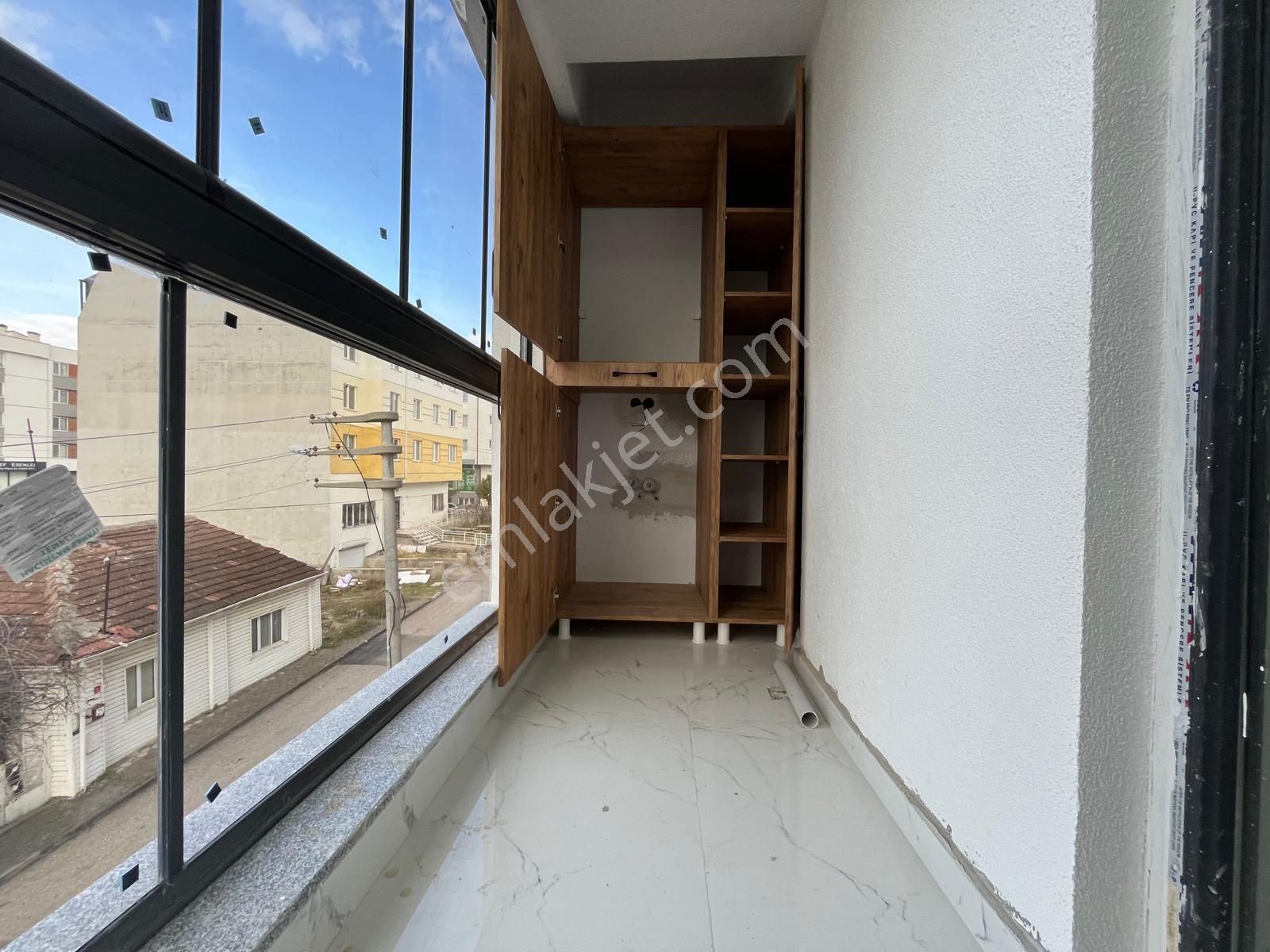 T.kartal'dan Çamlıca Mh Batıkent Sınırı 180 M2 Bahçeli Nizam Özel Garajlı 3+1 - Görsel 16