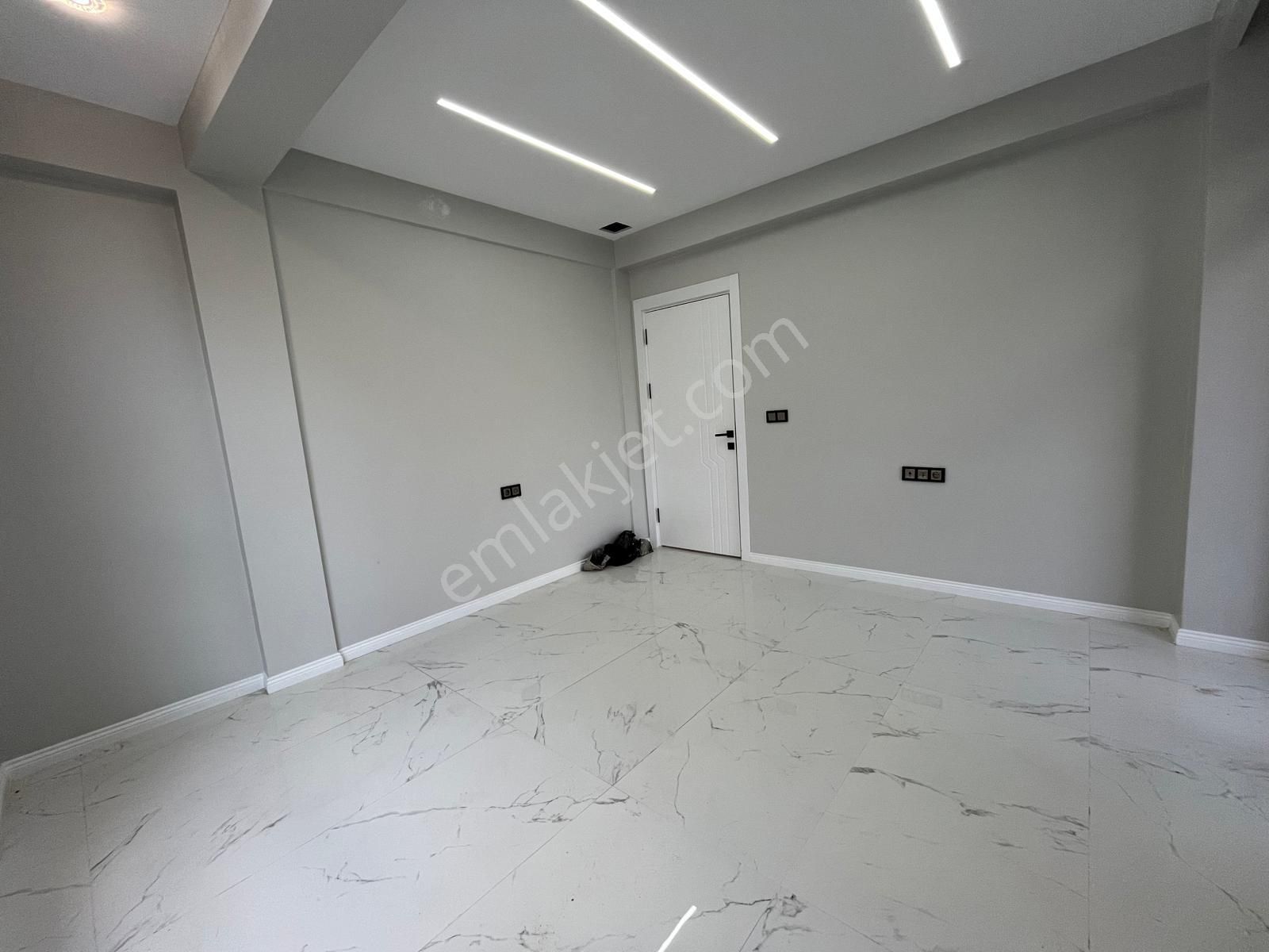 T.kartal'dan Çamlıca Mh Batıkent Sınırı 180 M2 Bahçeli Nizam Özel Garajlı 3+1 - Görsel 13