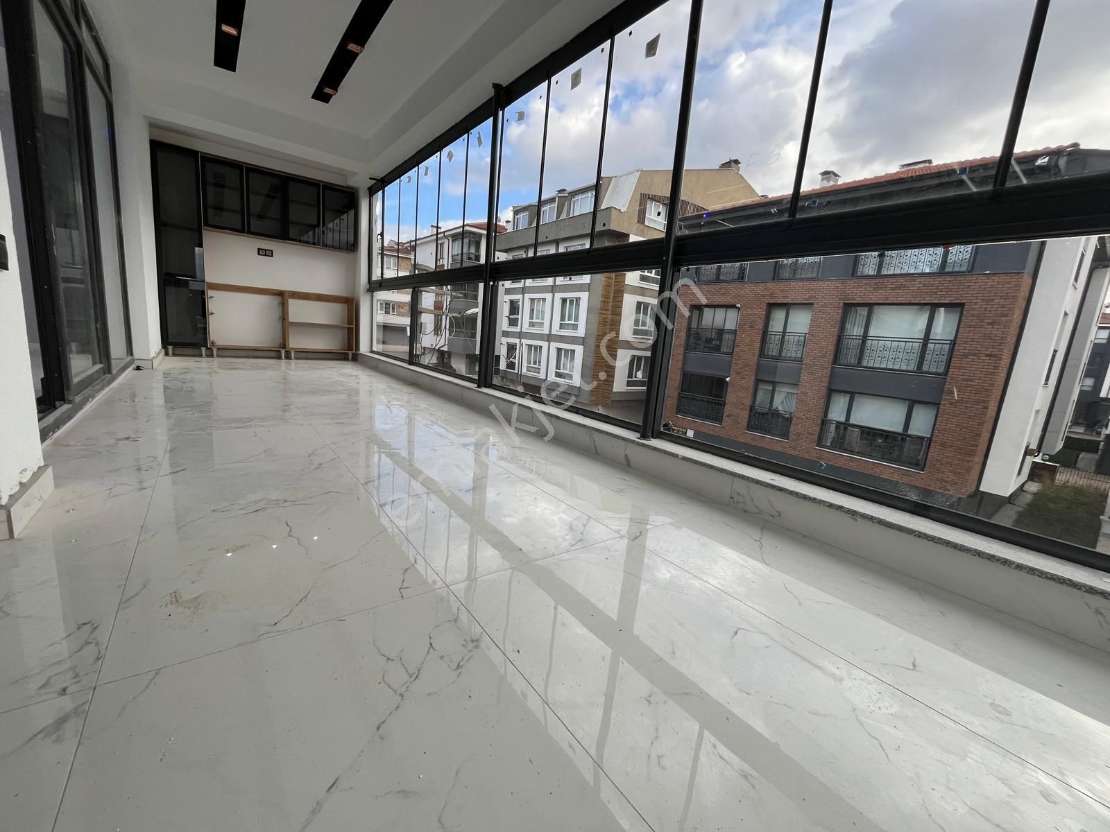 T.kartal'dan Çamlıca Mh Batıkent Sınırı 180 M2 Bahçeli Nizam Özel Garajlı 3+1 - Görsel 5