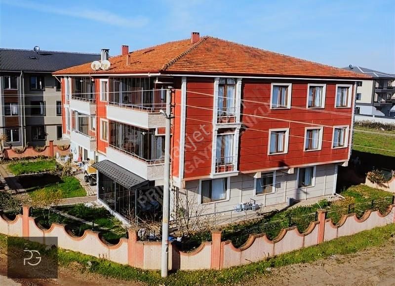 Prıme'dan Merkezi Konumda Arakat Ön Cephe Geniş 3+1 Daire!!!