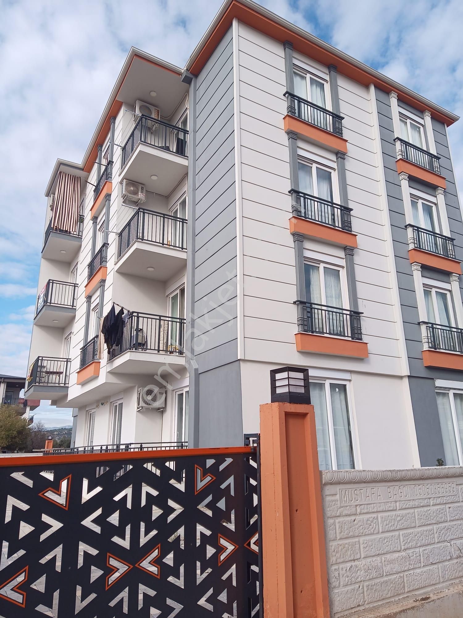Varsak Menderes'te 1+1 Sıfır Daire