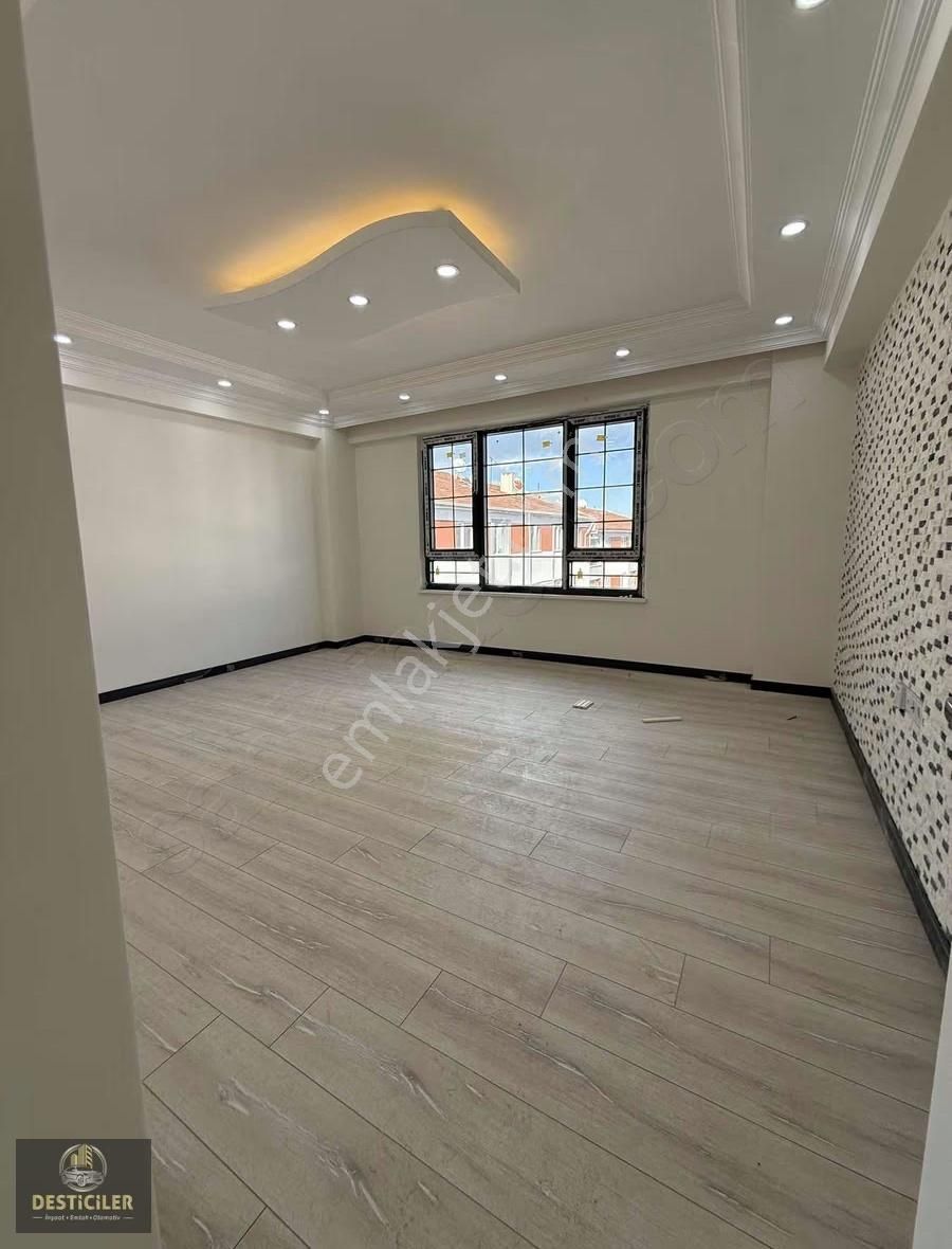 As- Emek Mah. Tranvaya Yakın Merkezi Konum Cambalkonlu 2+1 Daire - Görsel 3