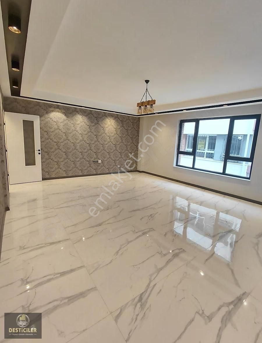 Lt-desticiler Kumlubel Mah. 160 M2 Ebeveyn Banyolu 3+1 Sıfır