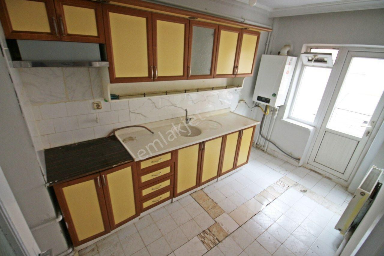 Gamze Emlak'tan İstasyon'da Ara Katta 3+1 110 M² Fırsat!