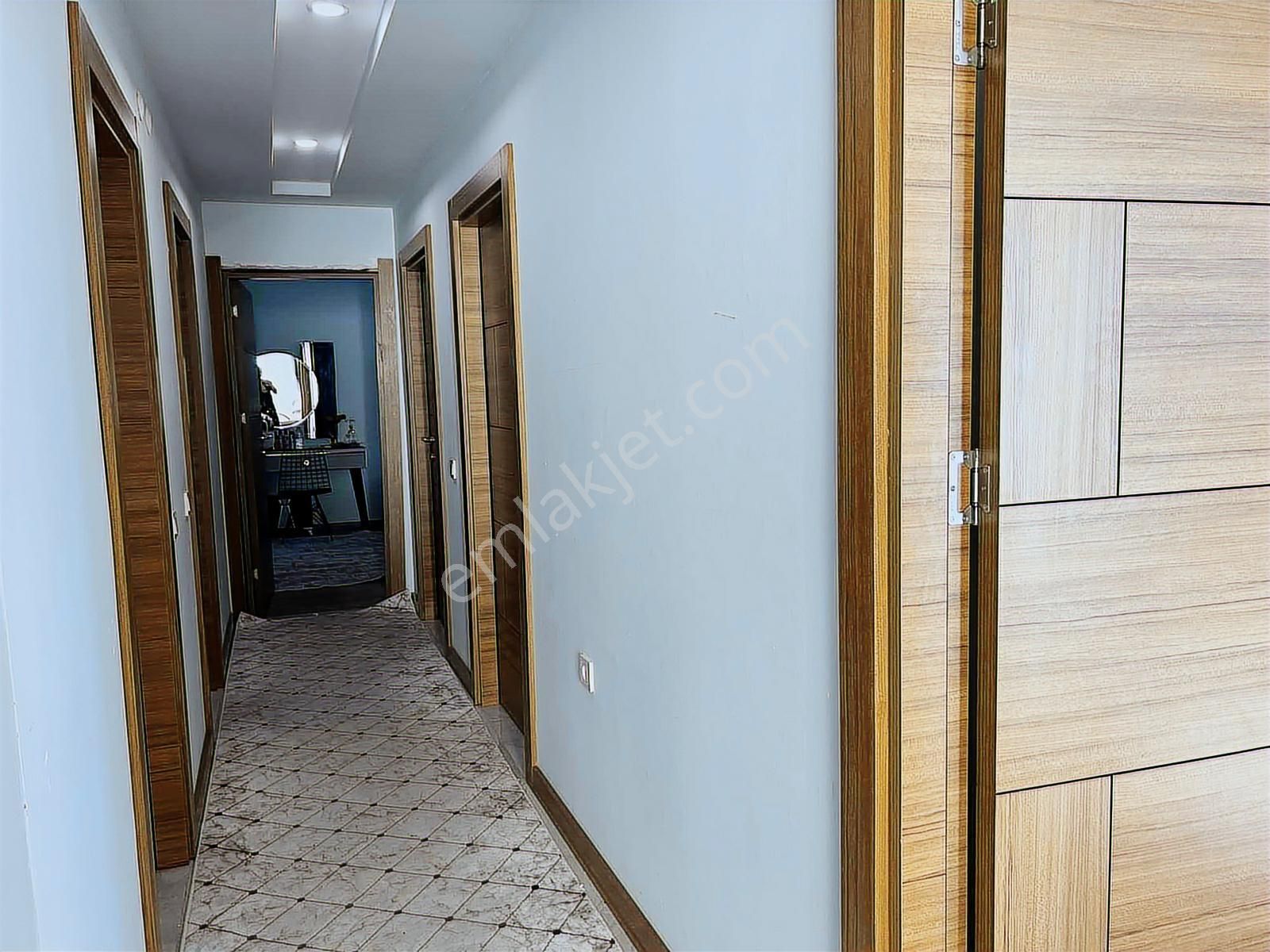 Göçerler'de Site İçerisinde Satılık 3+1 Manzaralı Önü Full Açık - Görsel 17