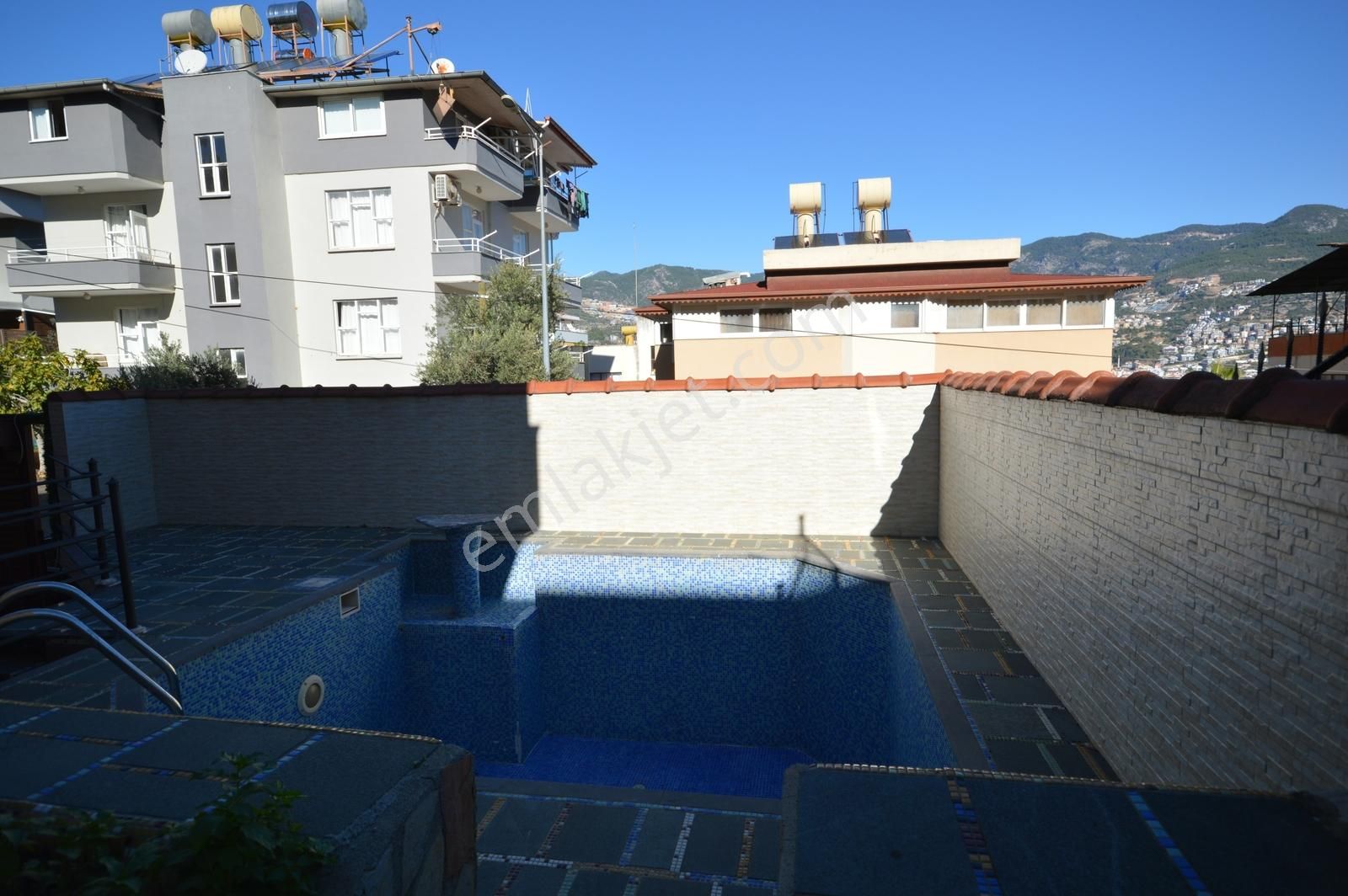 Alanya Kalesinde Eşsiz Manzaralı 6+2 Özel Yapım Malikane Villa - Görsel 9