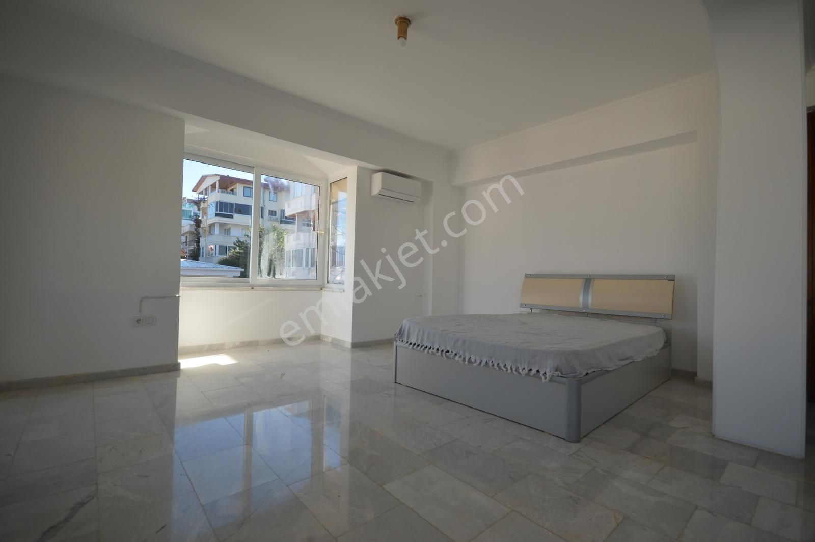 Alanya Kalesinde Eşsiz Manzaralı 6+2 Özel Yapım Malikane Villa - Görsel 33