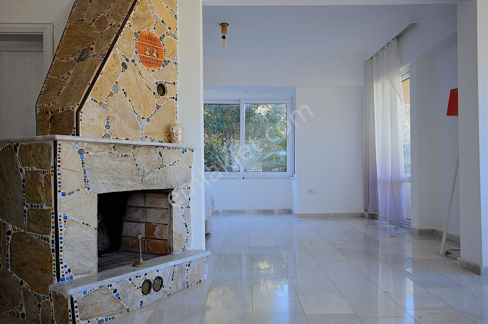 Alanya Kalesinde Eşsiz Manzaralı 6+2 Özel Yapım Malikane Villa - Görsel 32