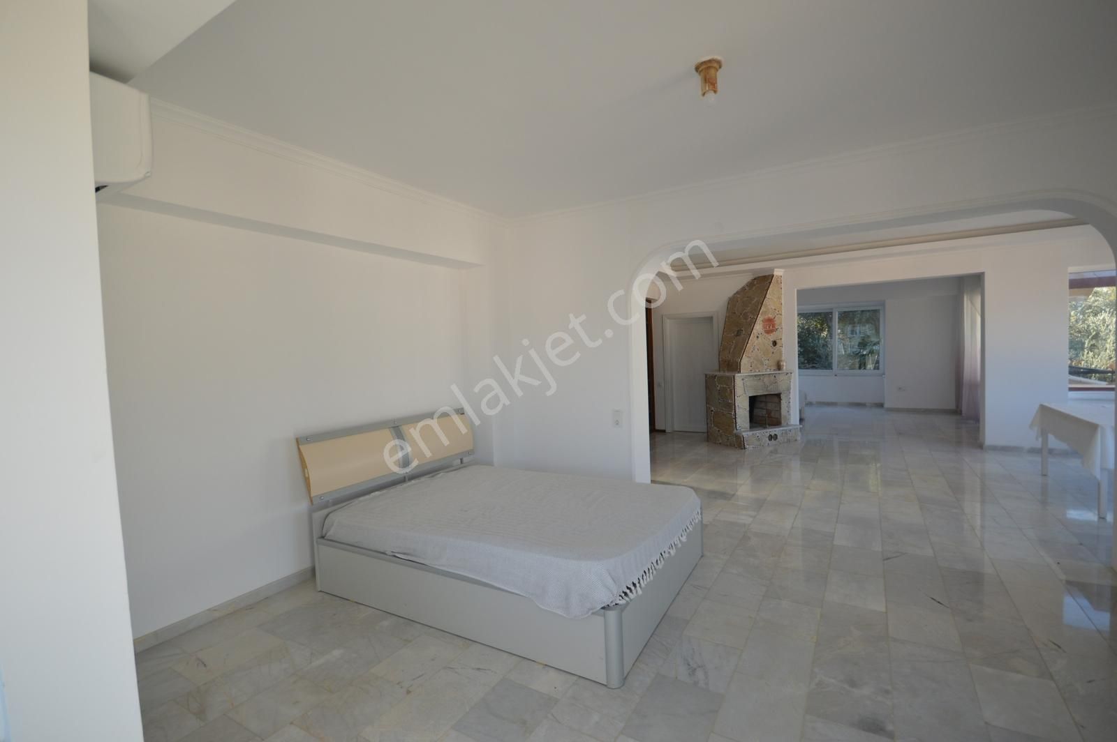 Alanya Kalesinde Eşsiz Manzaralı 6+2 Özel Yapım Malikane Villa - Görsel 35