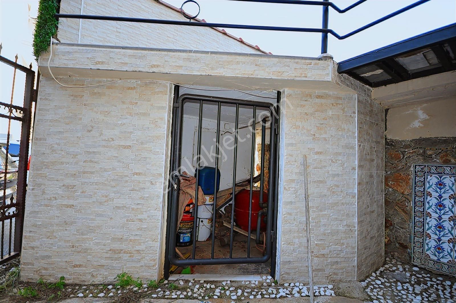 Alanya Kalesinde Eşsiz Manzaralı 6+2 Özel Yapım Malikane Villa - Görsel 5