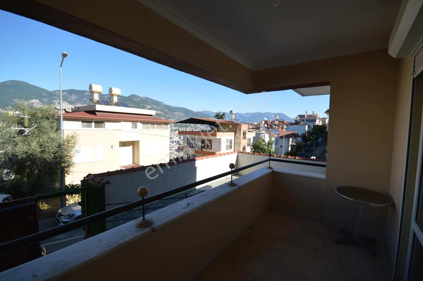 Alanya Kalesinde Eşsiz Manzaralı 6+2 Özel Yapım Malikane Villa - Görsel 8