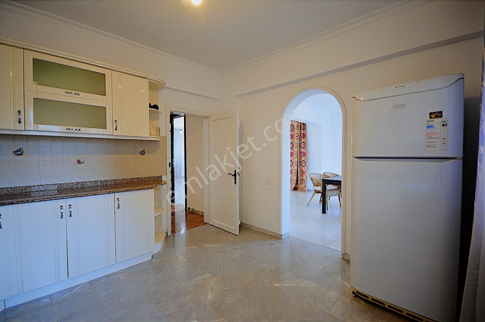 Alanya Kalesinde Eşsiz Manzaralı 6+2 Özel Yapım Malikane Villa - Görsel 20