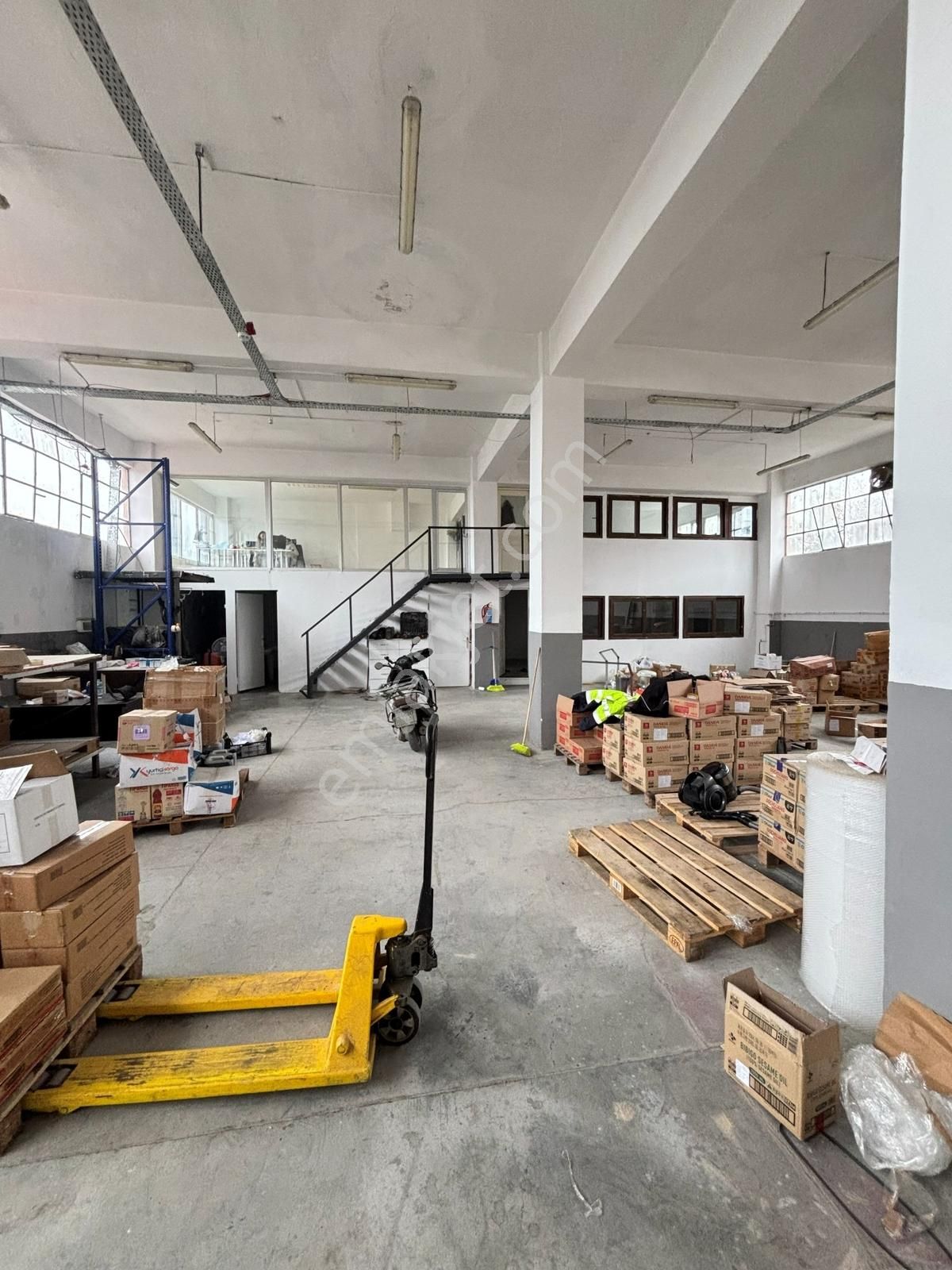 Seyrantepe 1.000 M² Kiralık Depo 5 M Tavan Tır Girişli Bahçeli - Görsel 8