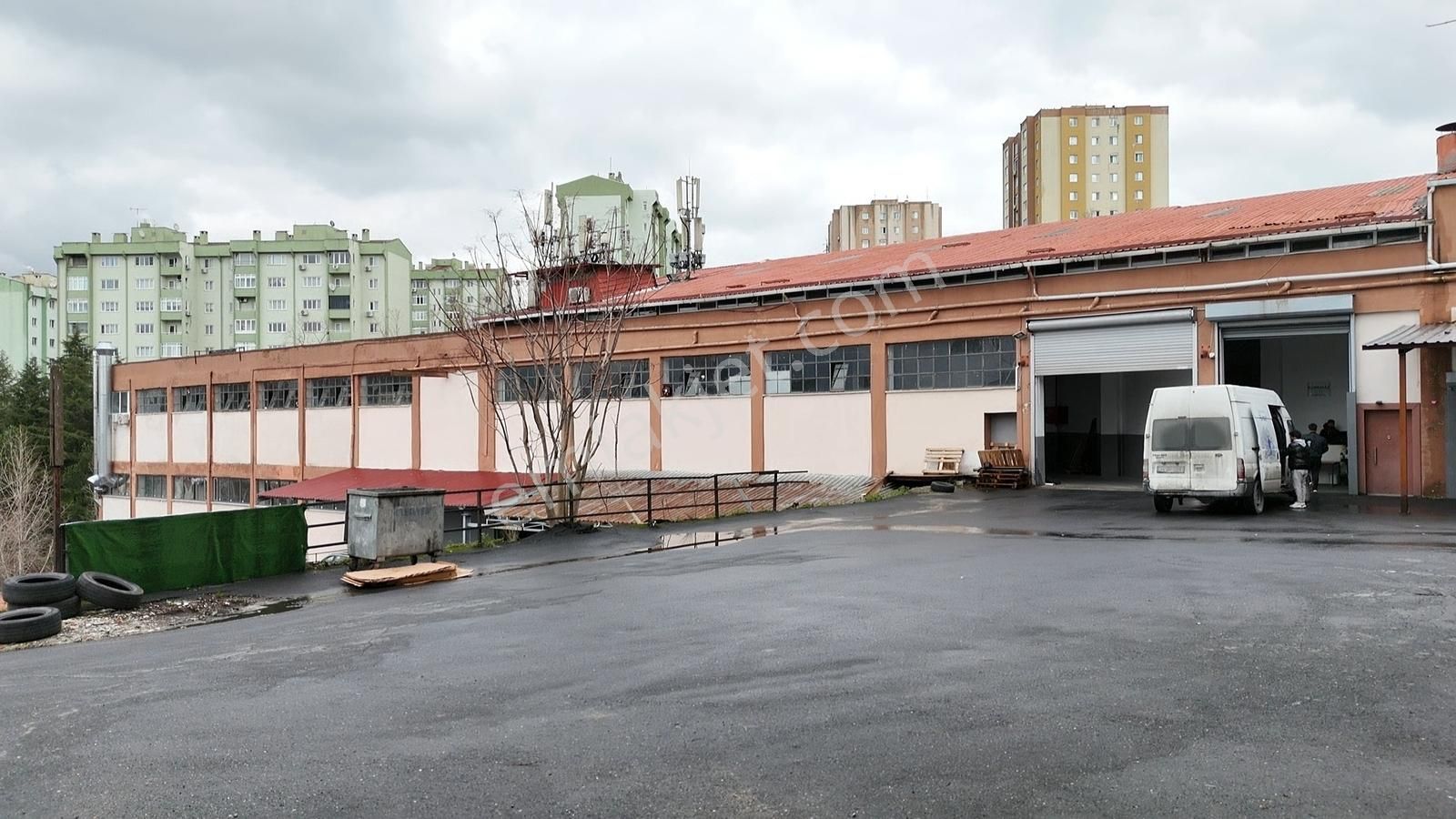 Seyrantepe 1.000 M² Kiralık Depo 5 M Tavan Tır Girişli Bahçeli - Görsel 5