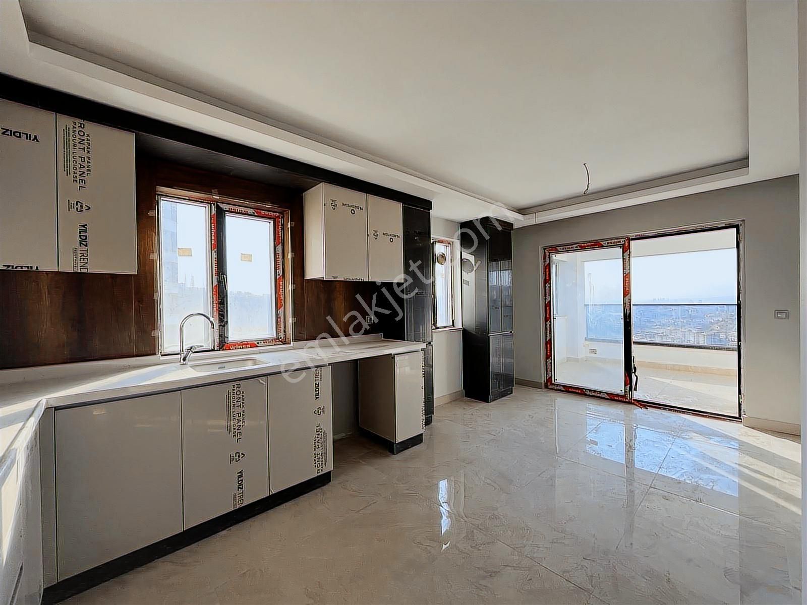 ▄vega▄ Ege Mahallesi Geniş 4+1 Vadi Manzaralı Teras Balkonlu