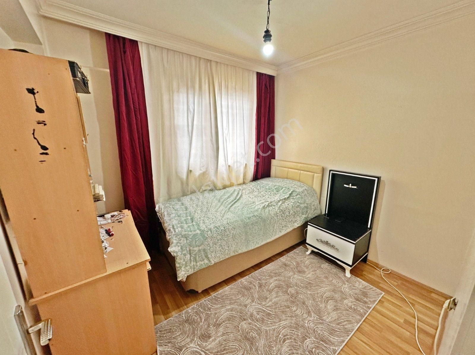 Şehit Kubilayda Değirmendere Cadde Yanı Ara Kat Kök Tapu 3+1 - Görsel 16