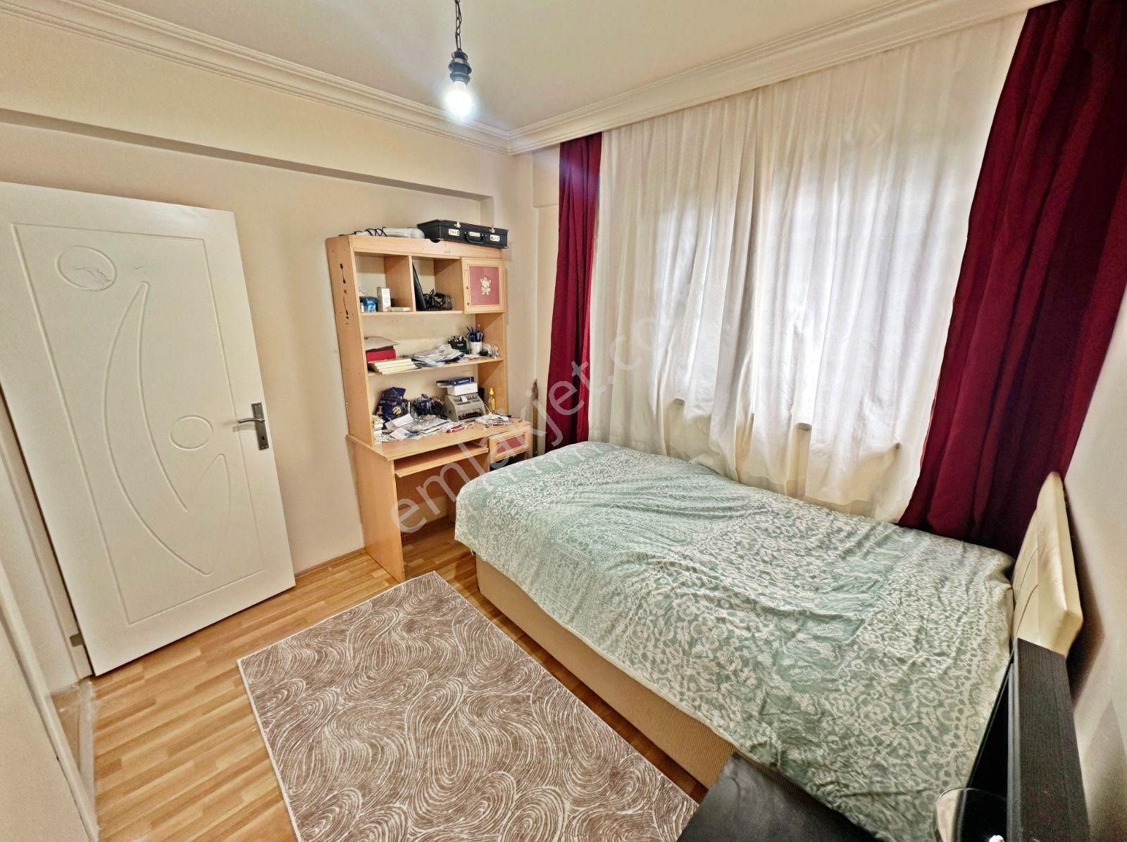 Şehit Kubilayda Değirmendere Cadde Yanı Ara Kat Kök Tapu 3+1 - Görsel 17