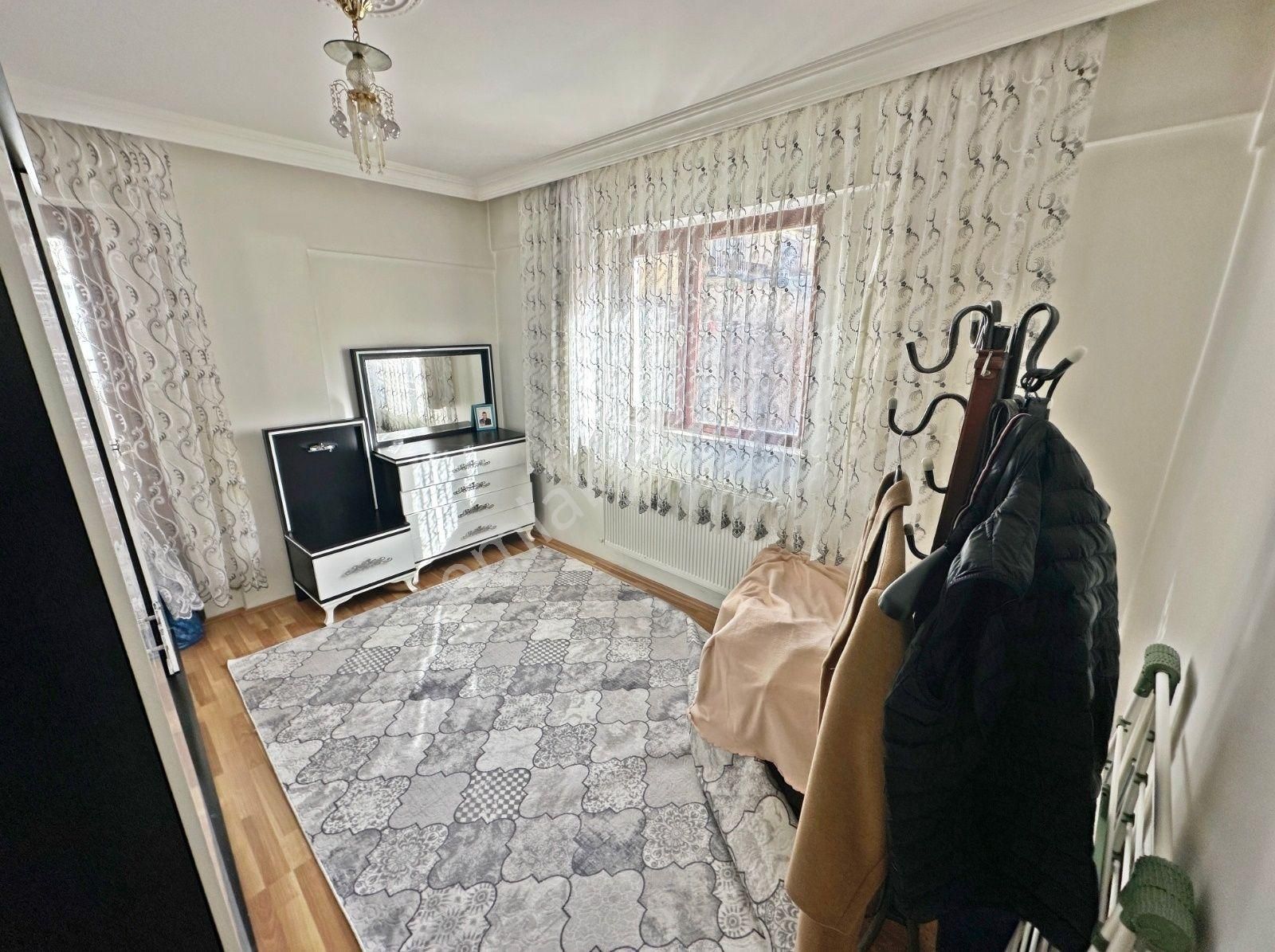 Şehit Kubilayda Değirmendere Cadde Yanı Ara Kat Kök Tapu 3+1 - Görsel 12