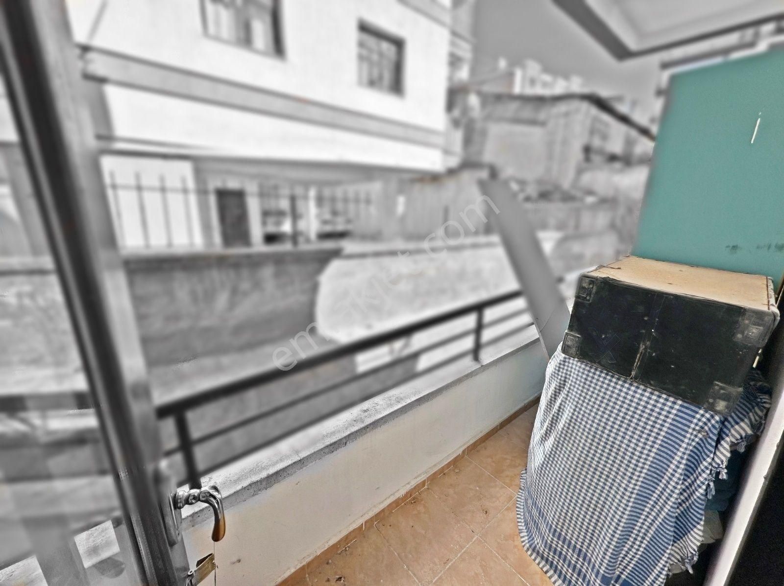 Şehit Kubilayda Değirmendere Cadde Yanı Ara Kat Kök Tapu 3+1 - Görsel 31