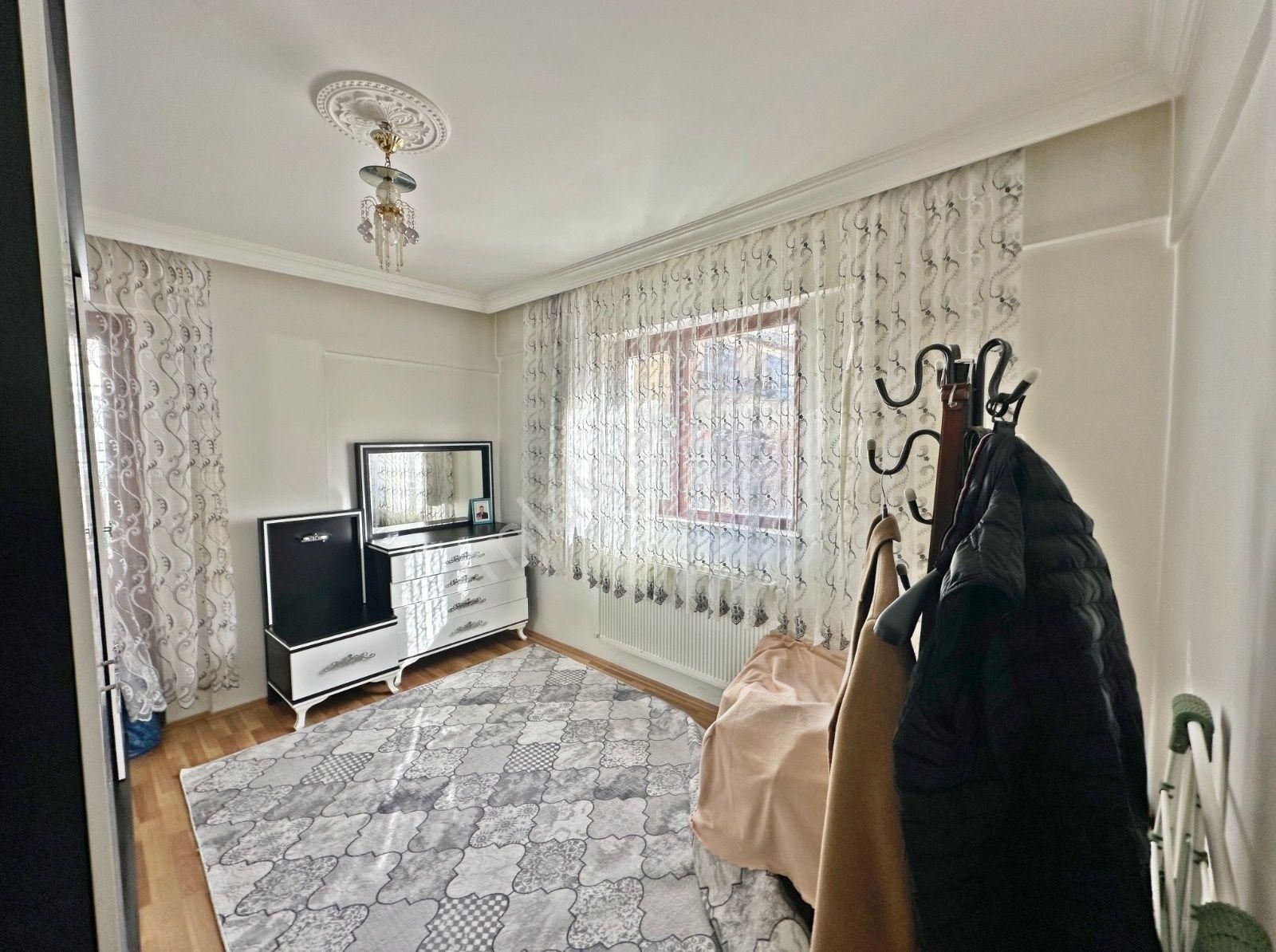 Şehit Kubilayda Değirmendere Cadde Yanı Ara Kat Kök Tapu 3+1 - Görsel 11