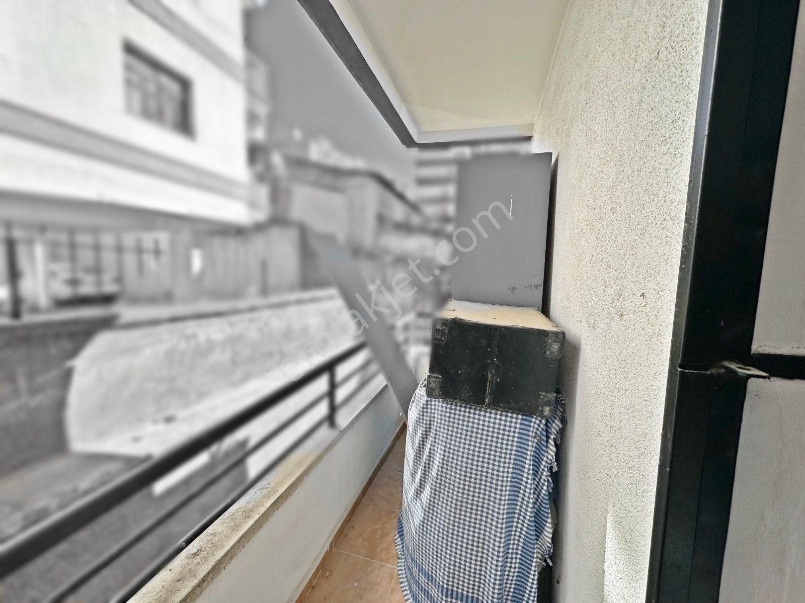 Şehit Kubilayda Değirmendere Cadde Yanı Ara Kat Kök Tapu 3+1 - Görsel 30