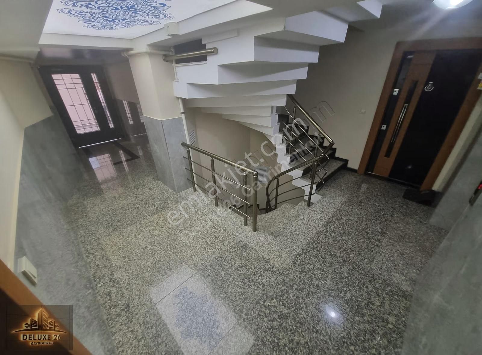 Deluxe 26 'dan Yeni Binada Asansör Balkonlu 2+1 100 M2 Daire - Görsel 32