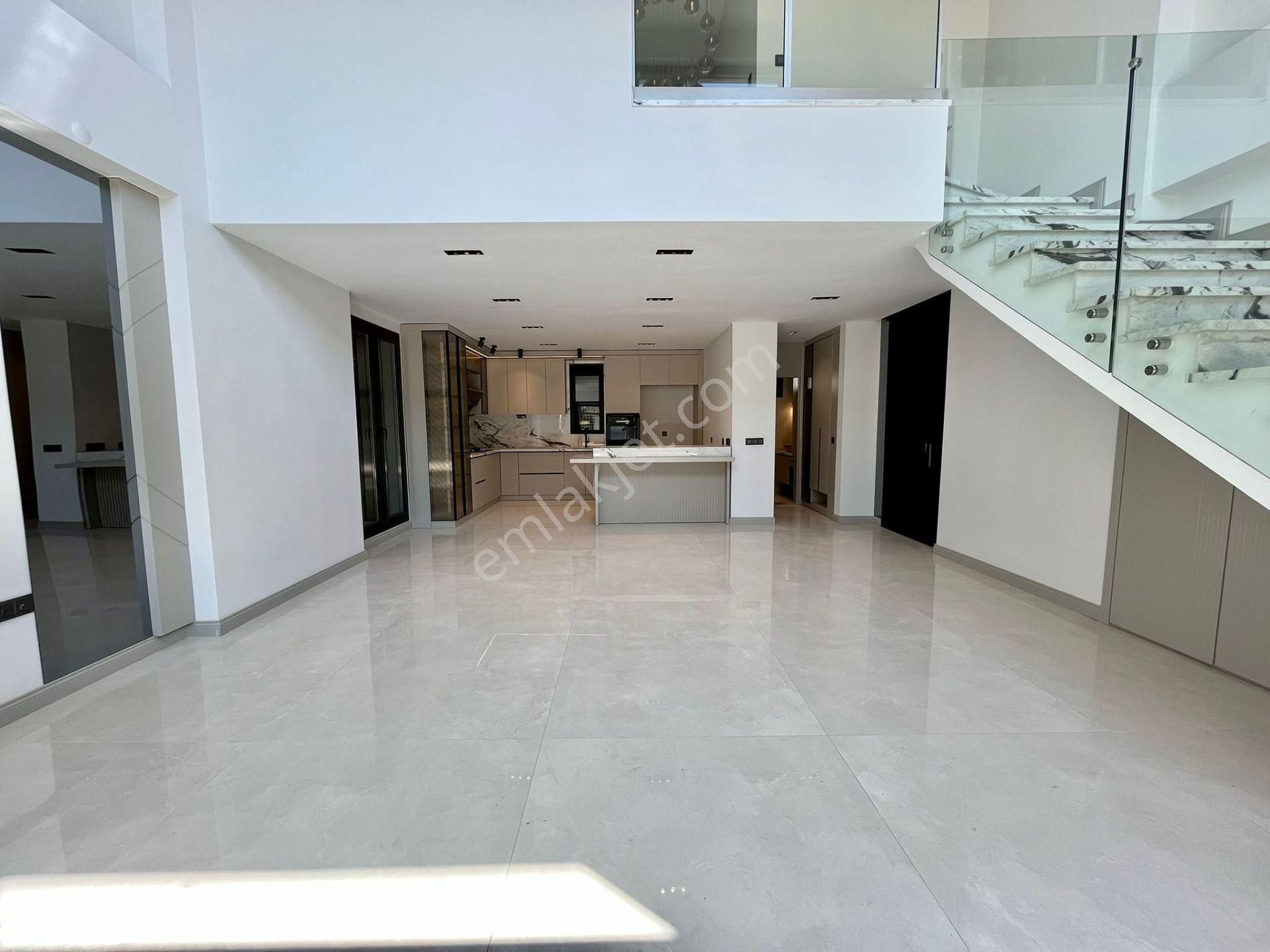 Yükselde Gürede Tam Bağımsız Havuzlu Otoparklı Satılık 3+1 Villa - Görsel 25