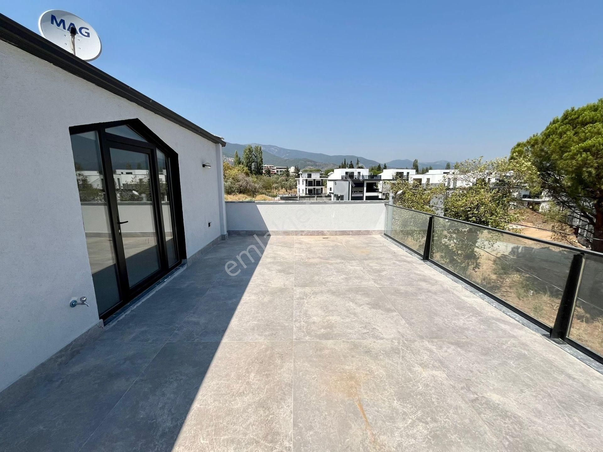 Yükselde Gürede Tam Bağımsız Havuzlu Otoparklı Satılık 3+1 Villa - Görsel 14