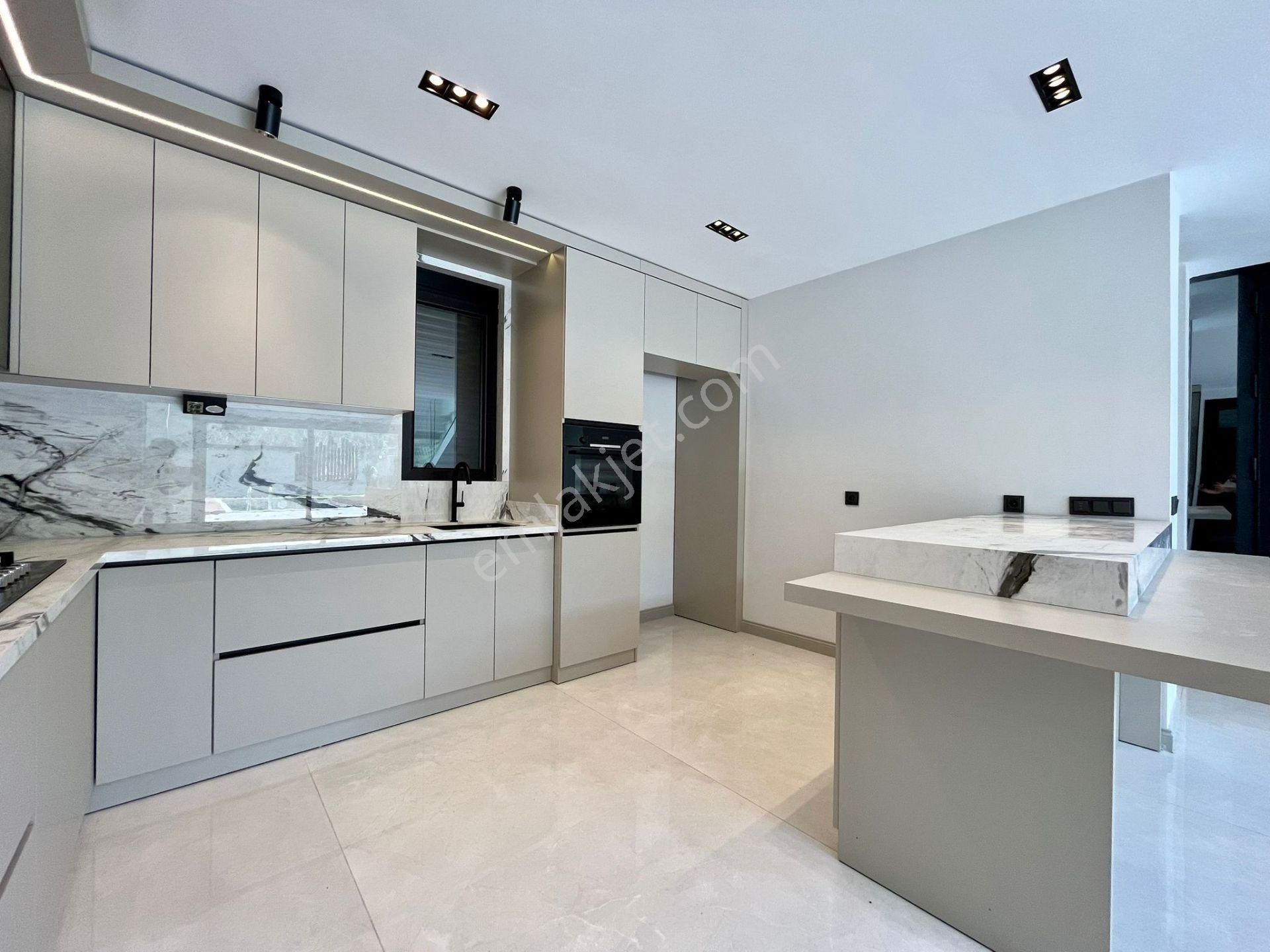 Yükselde Gürede Tam Bağımsız Havuzlu Otoparklı Satılık 3+1 Villa - Görsel 5