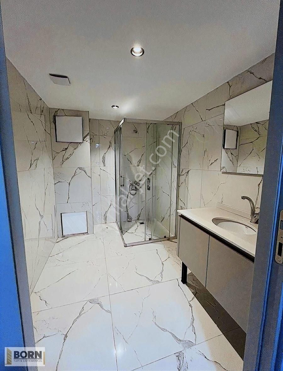 Bornovada İçi Full Yapılı Kdv Avantajlı Kiralık Dükkan - Görsel 4