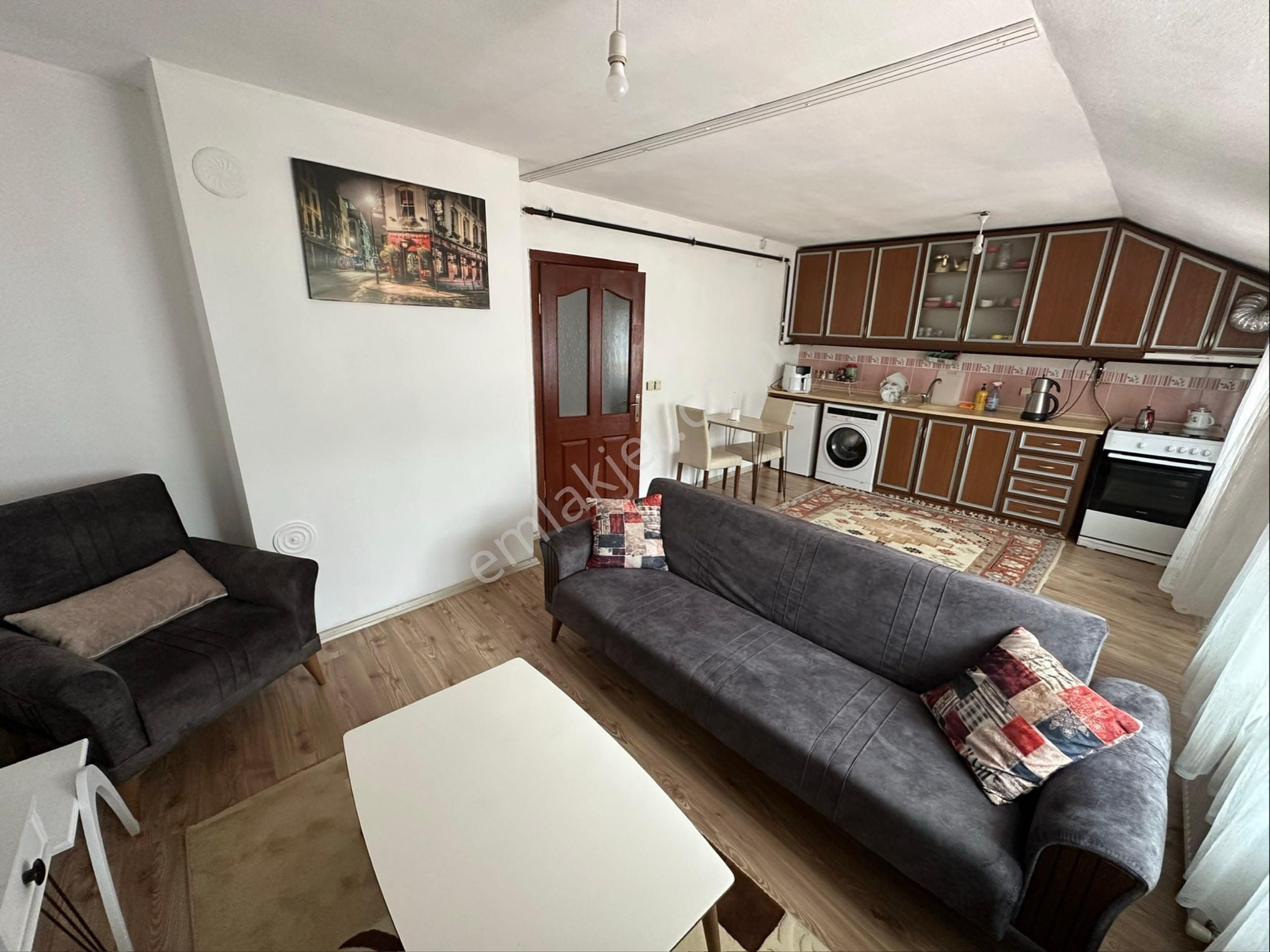 Trabzon Pelitli Yeni Emniyet Karşısında Eşyalı Kiralık Daire - Görsel 8