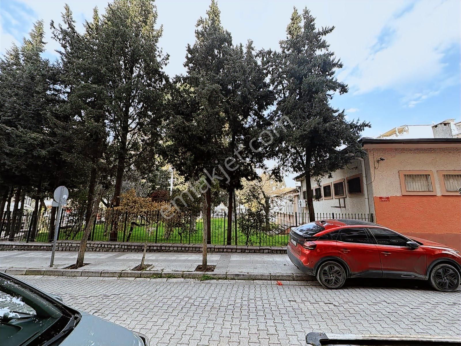 Rw - Fly' Dan Merkezi Konumda Satılık Dükkan - Görsel 4