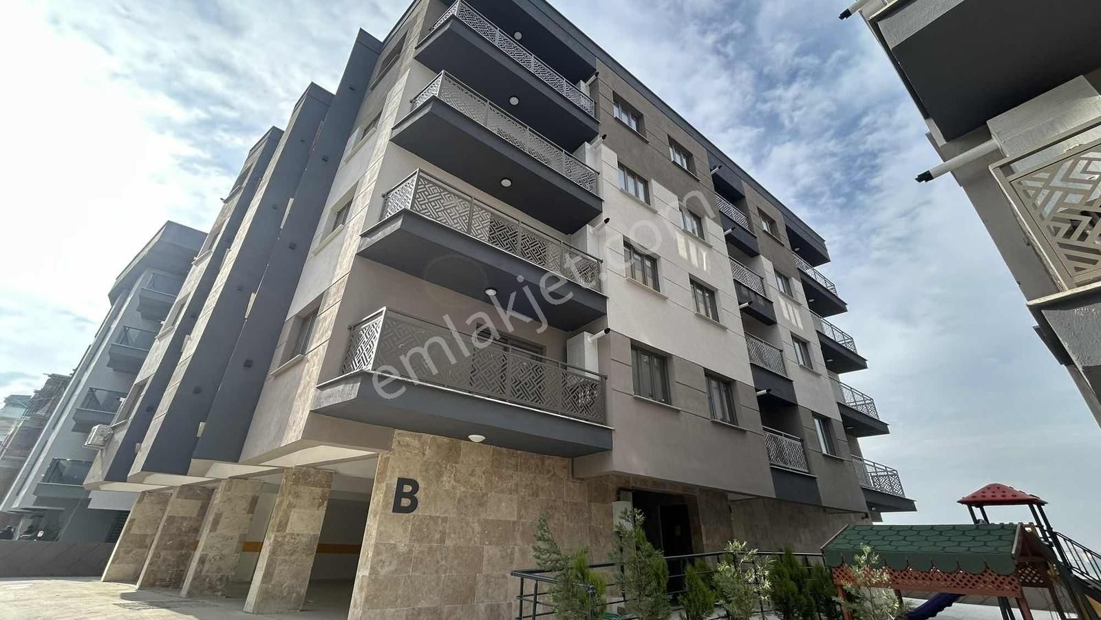 Ergenekon Mahallesinde Satılık 2+1 Daire - Görsel 4
