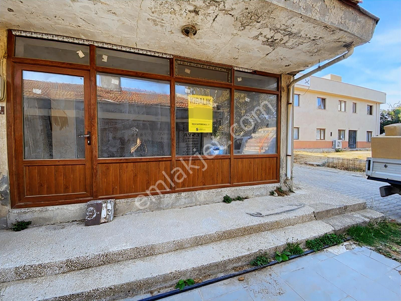 Gökçeada Merkezde Kiralık İş Yeri Ofis İçin İdeal - Görsel 6