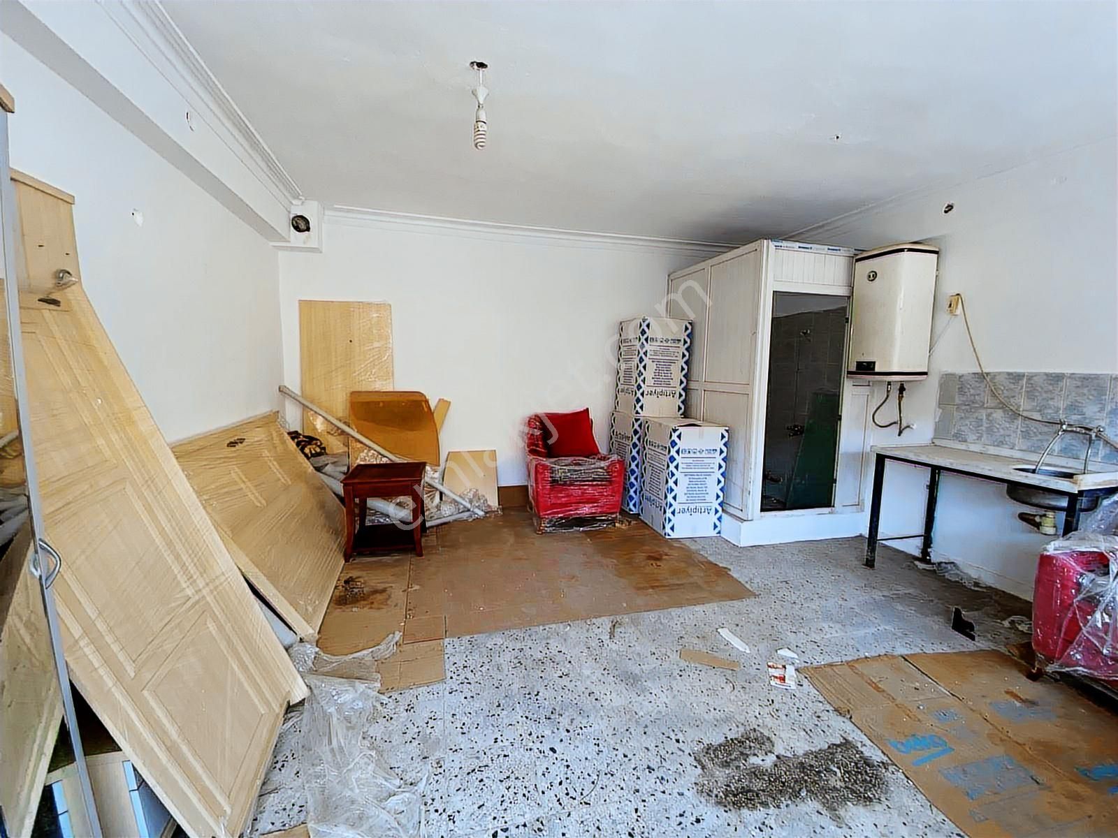 Gökçeada Merkezde Kiralık İş Yeri Ofis İçin İdeal - Görsel 13