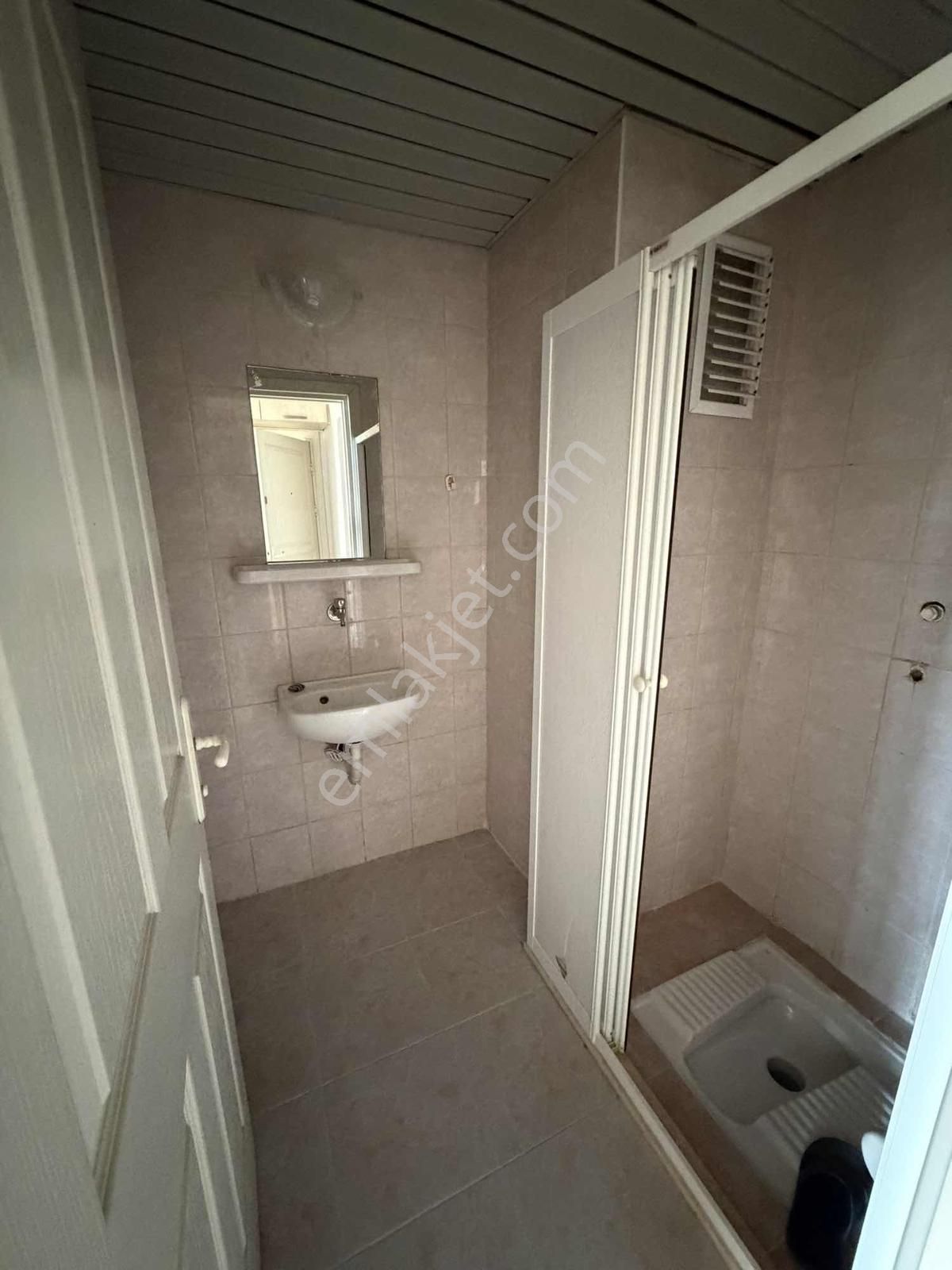 Şambayat Tokide Kombili Cam Balkonlu 3+1 K.mutfak Kiralık Daire - Görsel 2