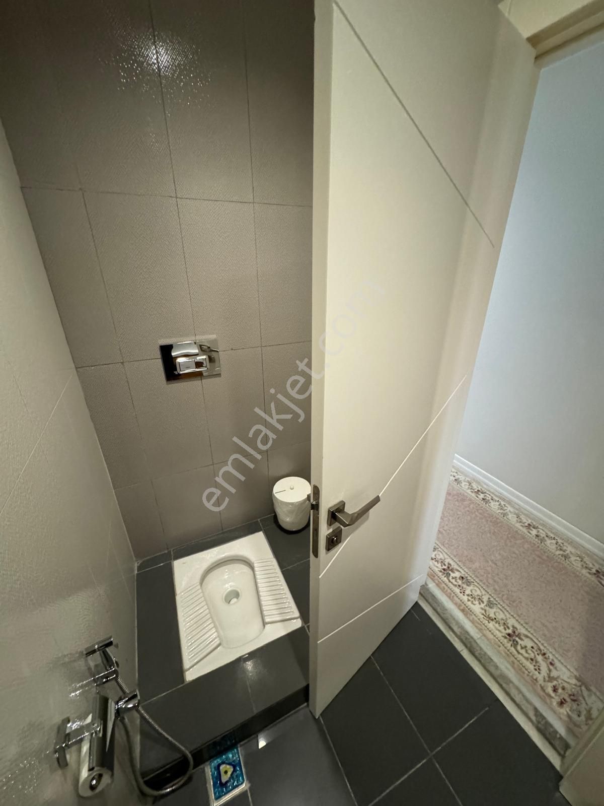 Bahçeşehir Konakları 1. Etap Kısa Katlı Blokta 4+1 Satılık Daire - Görsel 3