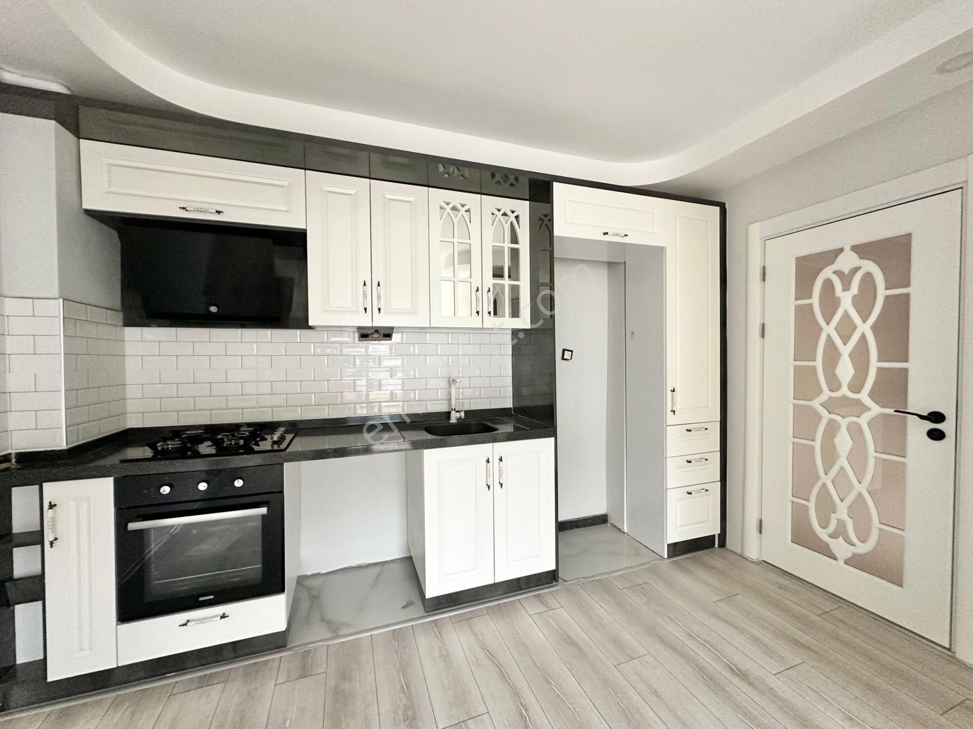 ꧁ay Emlaktan꧂akçay'da Kapalı Otoparklı Kombili Denize Yakın Asansörlü Satılık 2+1 Daire - Görsel 6