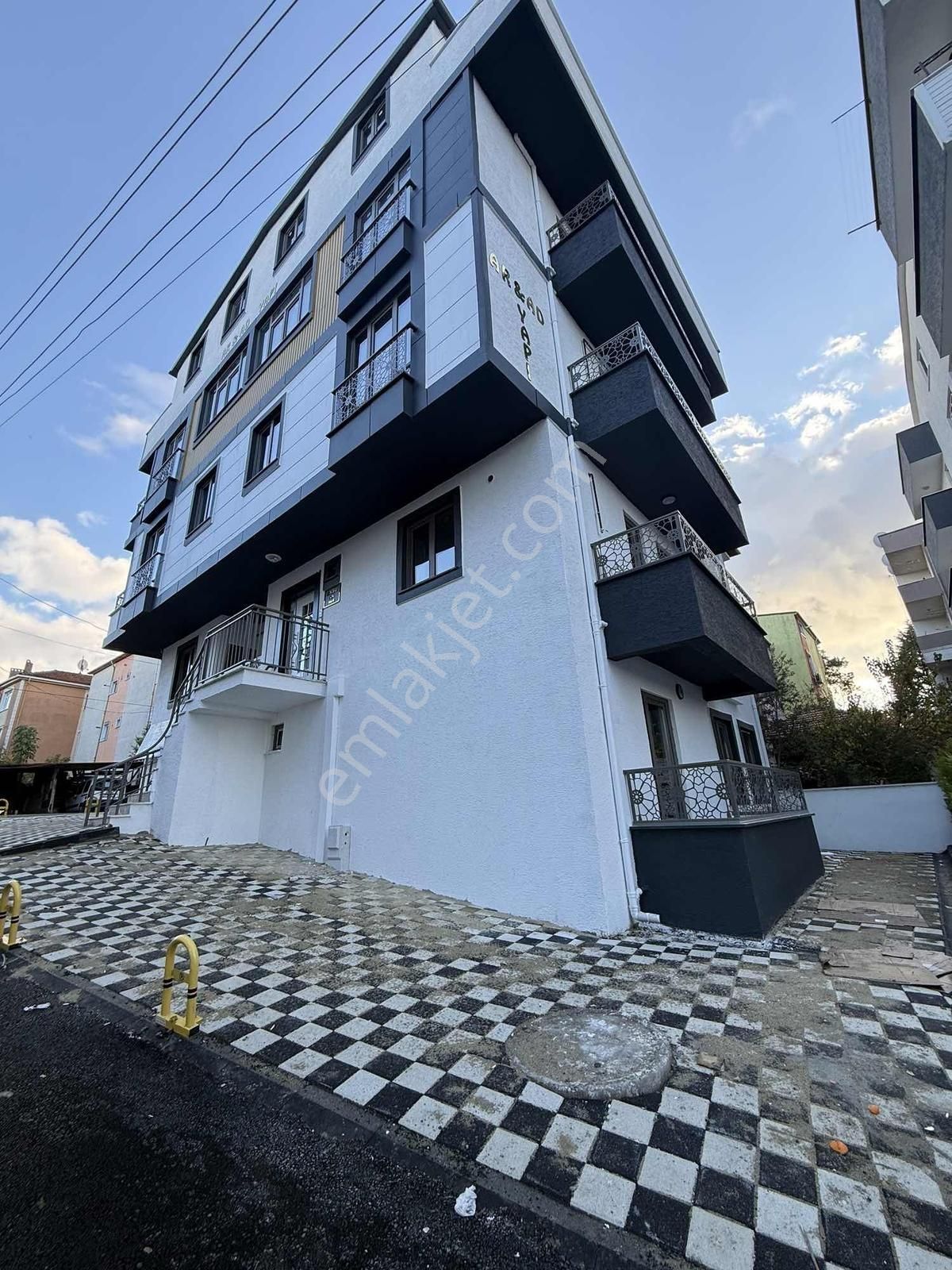 Konum Emlaktan Fevzi Çakmak Mh. İstasyon Cd. Cephe 2+1 Ara Kat - Görsel 21