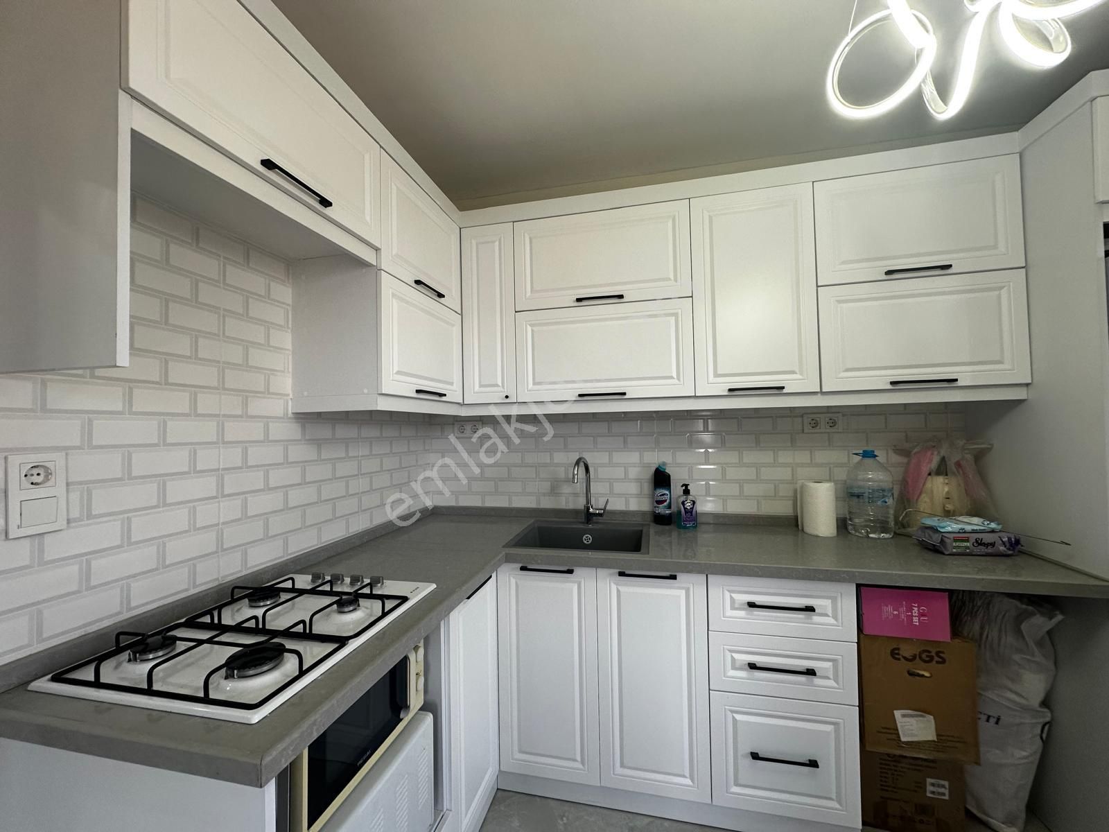 Kuşadası Merkezde Deniz Bank Bölgesi 2+1 Full Tadilatlı Daire Asansörlü - Görsel 10