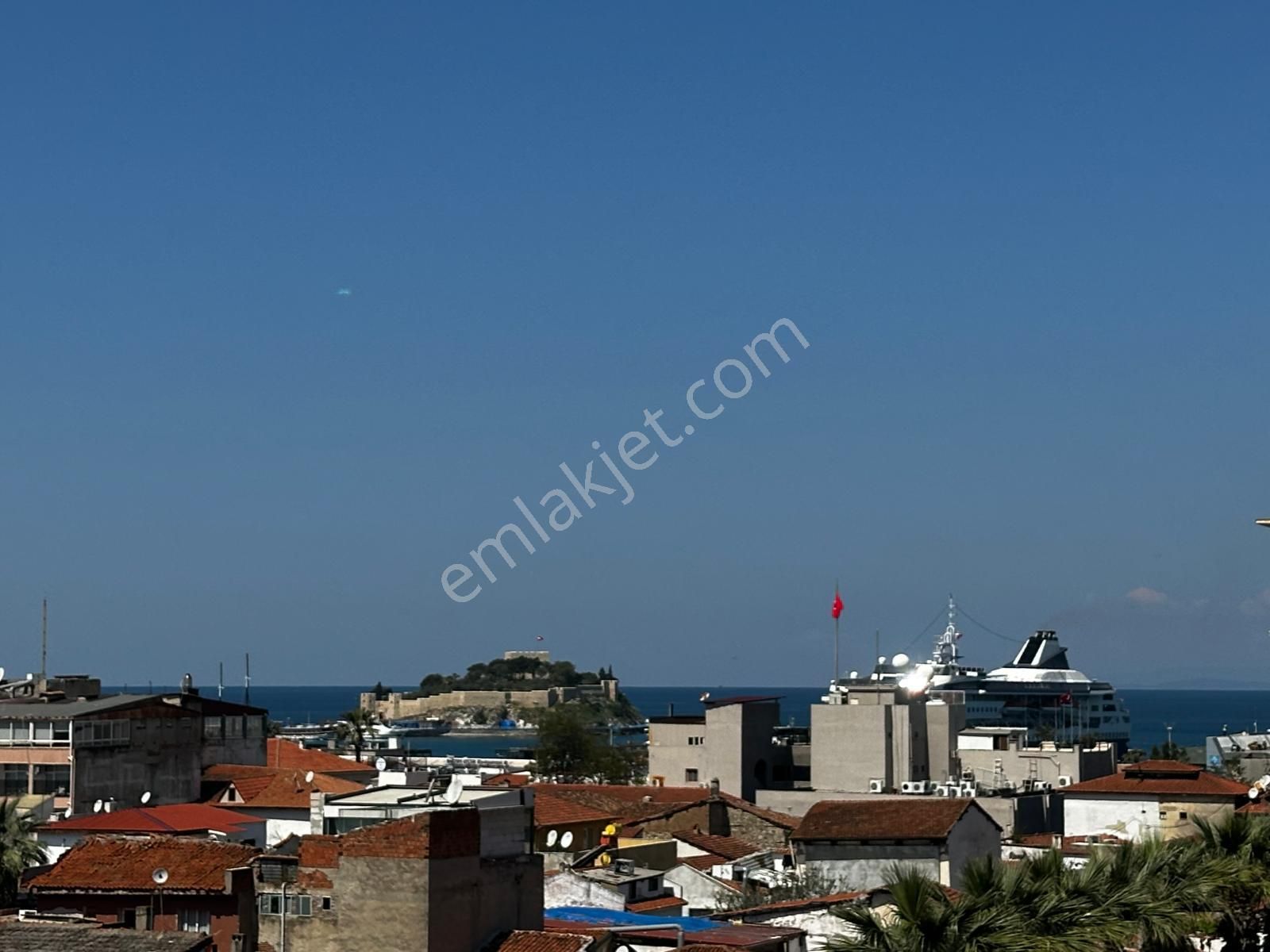 Kuşadası Merkezde Deniz Bank Bölgesi 2+1 Full Tadilatlı Daire Asansörlü - Görsel 2