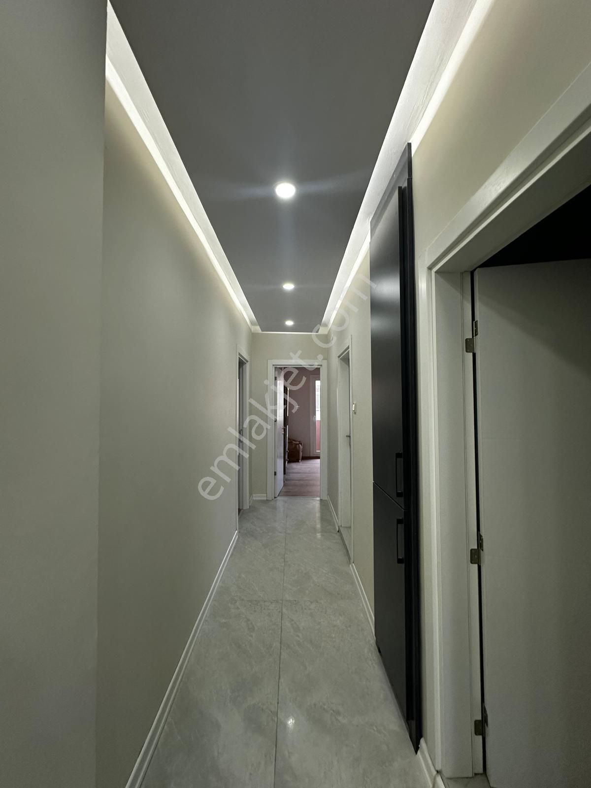 Kuşadası Merkezde Deniz Bank Bölgesi 2+1 Full Tadilatlı Daire Asansörlü - Görsel 11