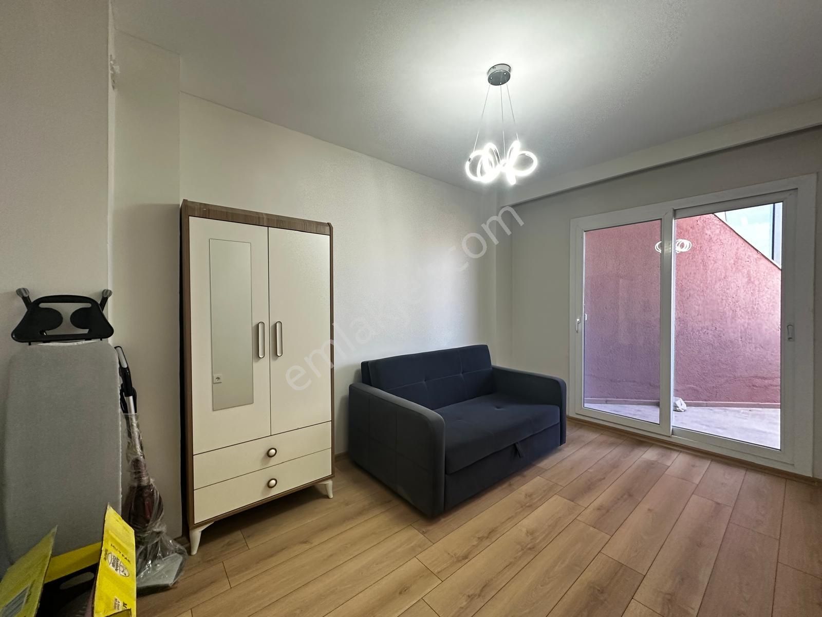 Kuşadası Merkezde Deniz Bank Bölgesi 2+1 Full Tadilatlı Daire Asansörlü - Görsel 14