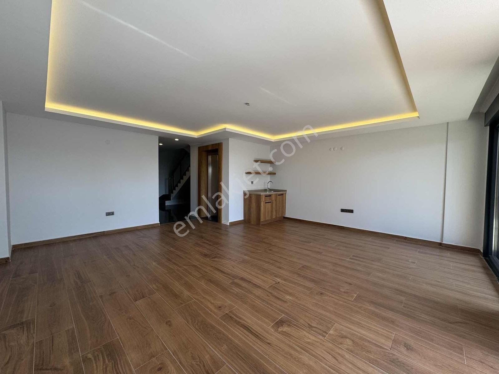 Bayramoğlu Yelkenkayada 5+2 445m² Asansörlü Triplex Villa - Görsel 11