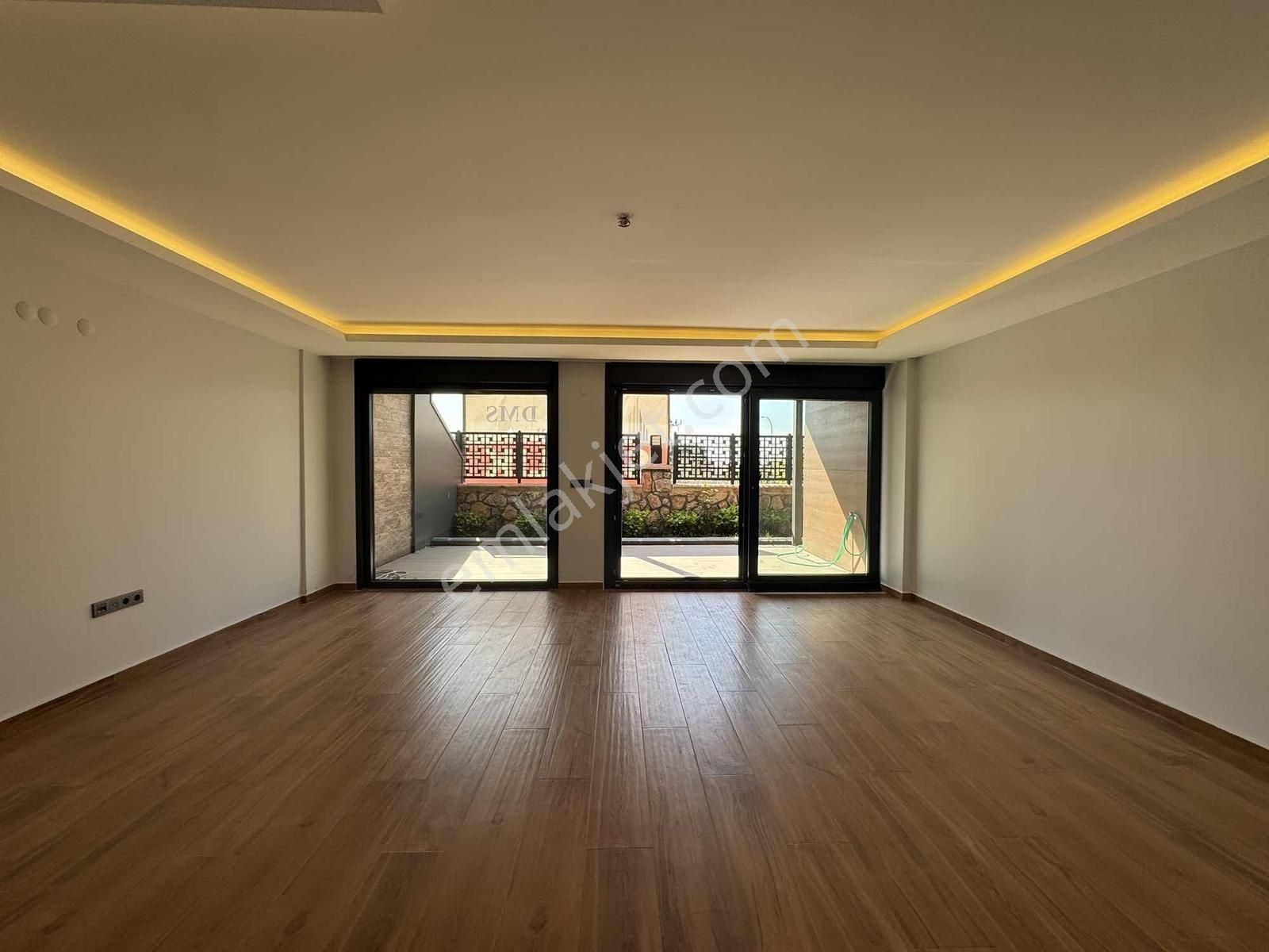 Bayramoğlu Yelkenkayada 5+2 445m² Asansörlü Triplex Villa - Görsel 28