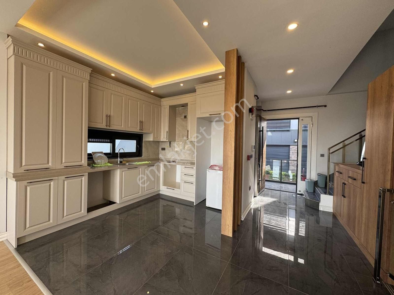 Bayramoğlu Yelkenkayada 5+2 445m² Asansörlü Triplex Villa - Görsel 33