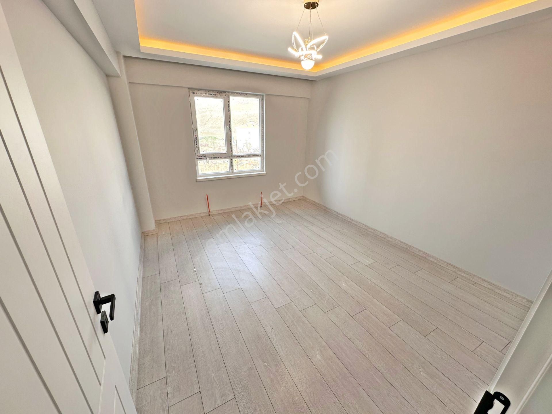 Sıfır Bina Da Cadde Yanı Merkezi Konumda Satılık Uygun Geniş 3+1 Daire - Görsel 18