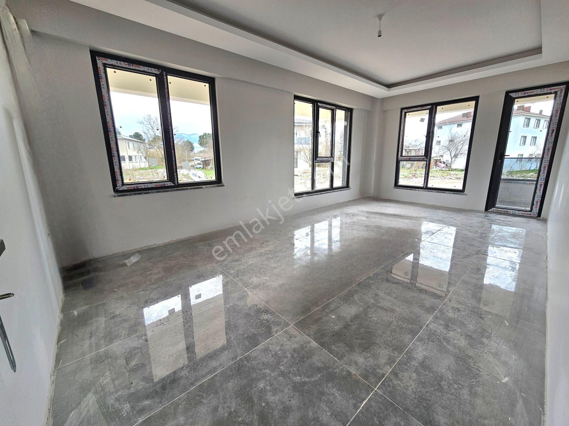 Hak Emlaktan Derelitütüncü Mahallesinde Satılık 2+1 Fırsat Daire